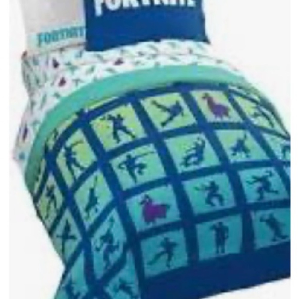 Fortnite Blue and Green Comforter Set with Gaming Design